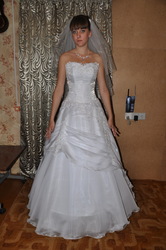 продаю свадебное платье А-салуэта